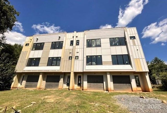 221 Walnut Avenue D, Charlotte, NC 28208