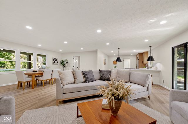 9230 Westfield, Indianapolis, IN 46240