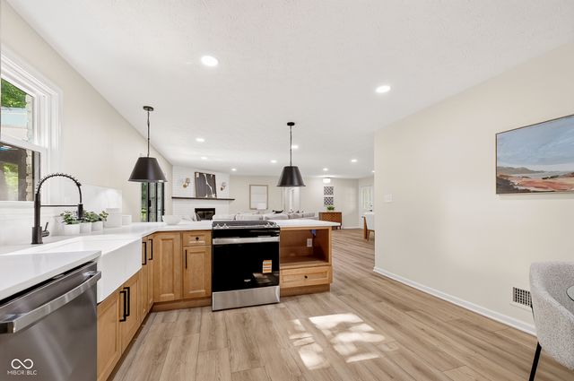 9230 Westfield, Indianapolis, IN 46240