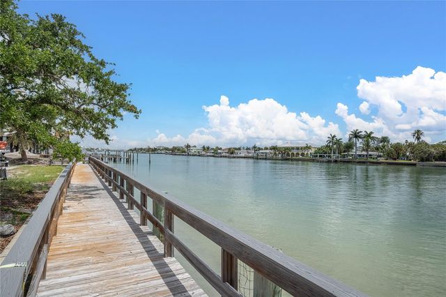 7600 BAYSHORE DRIVE 701, Treasure Island, FL 33706