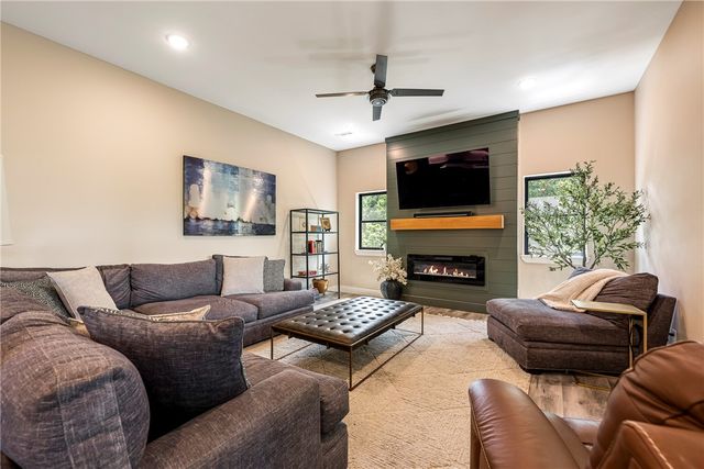 37 Shropshire Drive, Bella Vista, AR 72714