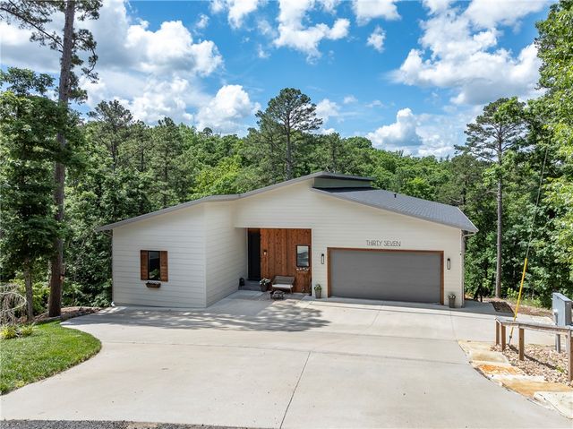 37 Shropshire Drive, Bella Vista, AR 72714