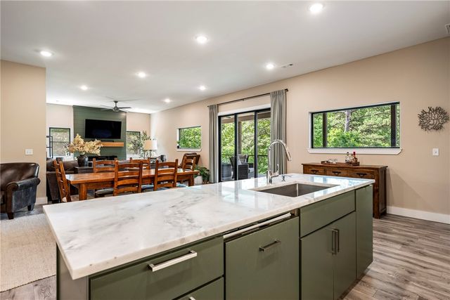 37 Shropshire Drive, Bella Vista, AR 72714