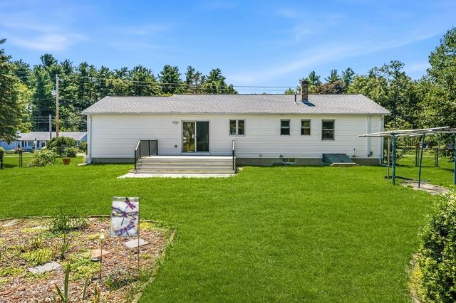 65 Plain St, Easthampton, MA 01027