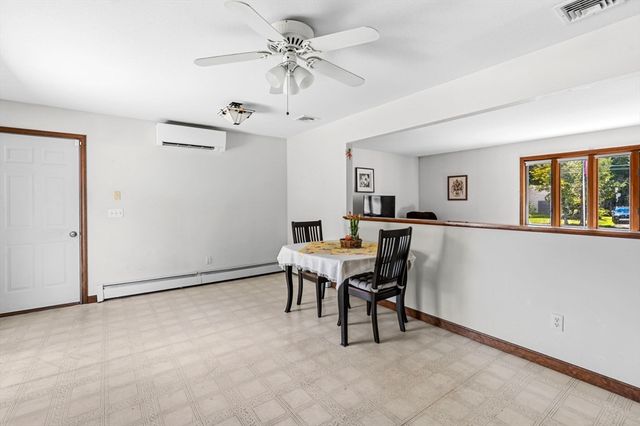 65 Plain St, Easthampton, MA 01027