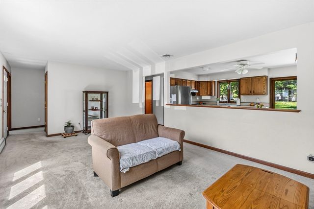 65 Plain St, Easthampton, MA 01027