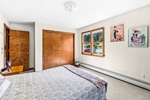 65 Plain St, Easthampton, MA 01027