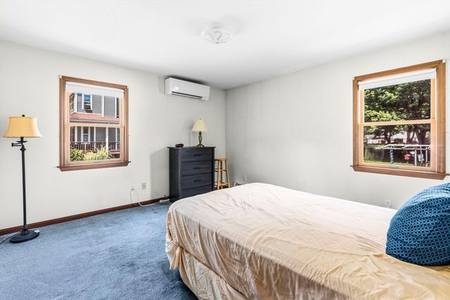 65 Plain St, Easthampton, MA 01027