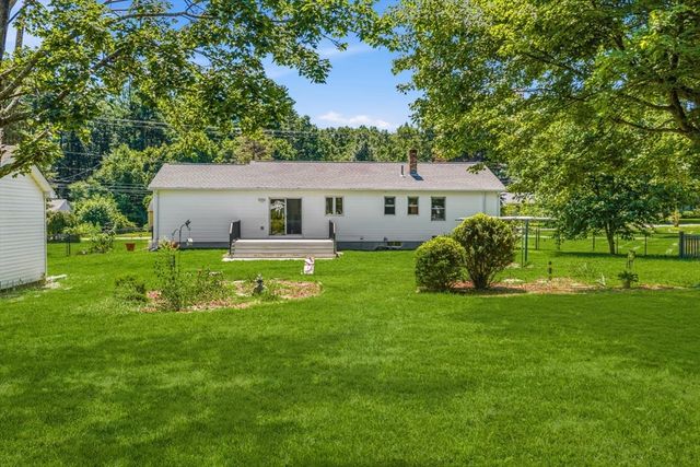 65 Plain St, Easthampton, MA 01027