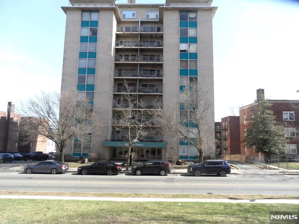 276 Prospect Street, East Orange, NJ 07017