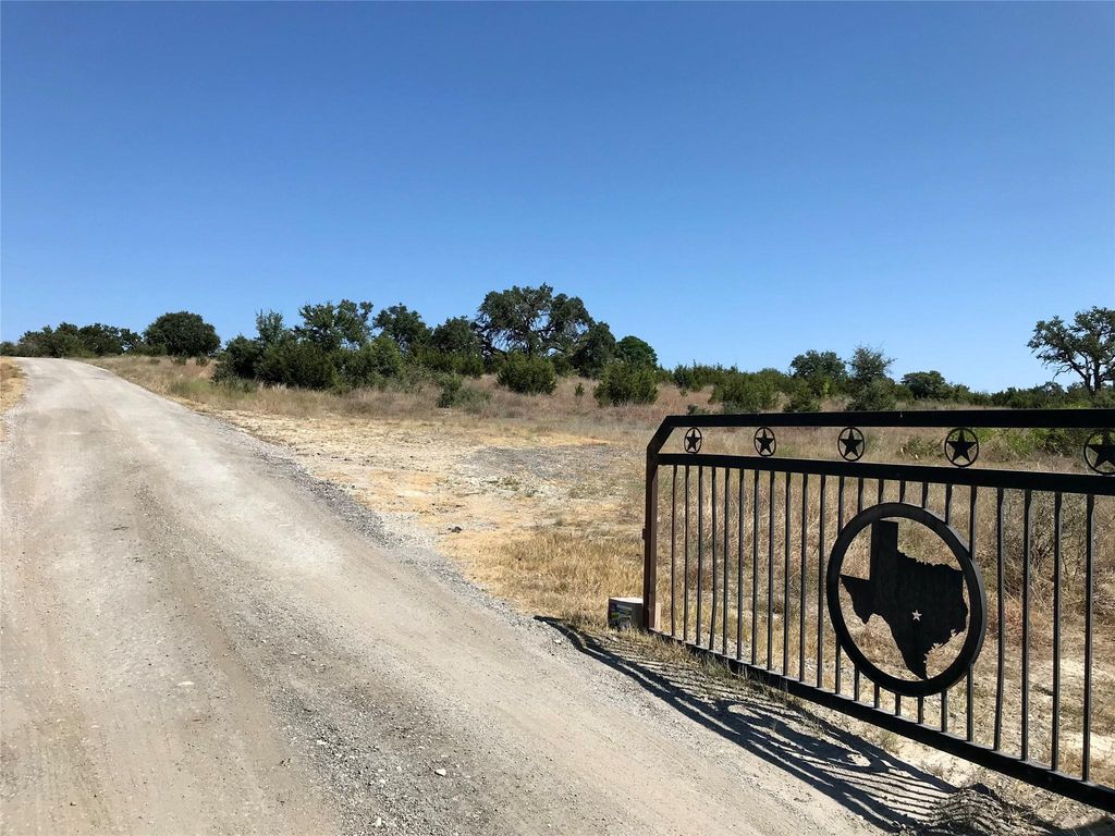 970-B 32, San Marcos, TX 78666