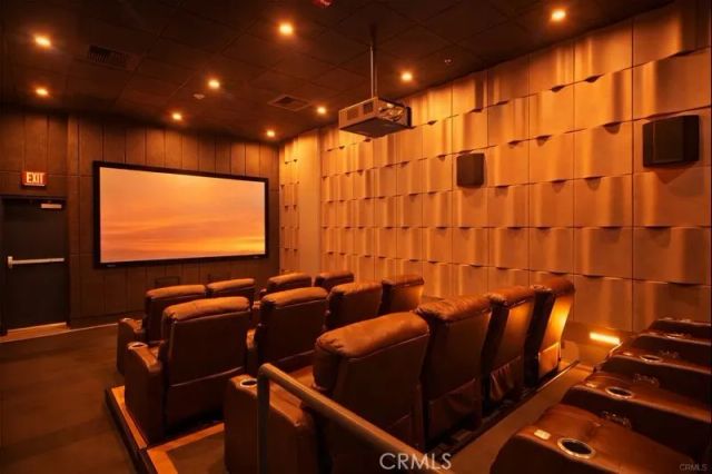 645 W 9th, Los Angeles, CA 90015