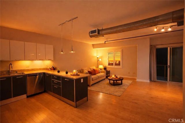 645 W 9th, Los Angeles, CA 90015