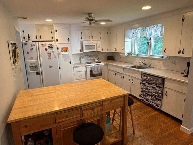 29 Old Coach Road, Canton, MA 02021