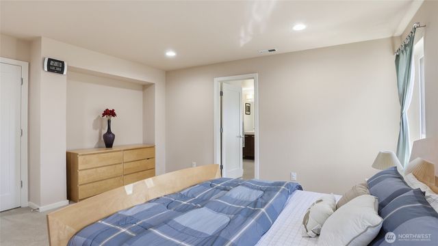 3709 NE 24th Street, Renton, WA 98056