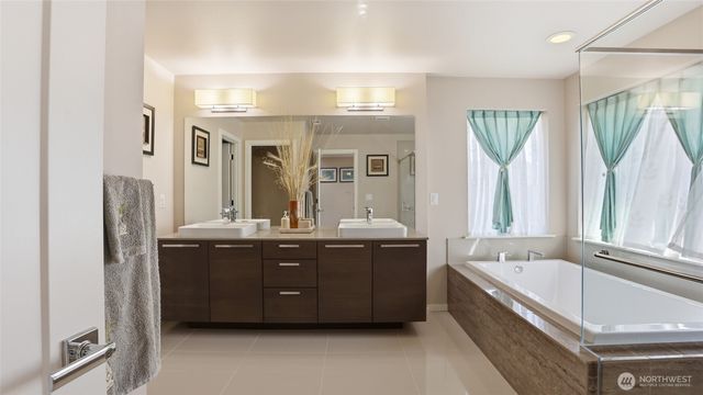 3709 NE 24th Street, Renton, WA 98056