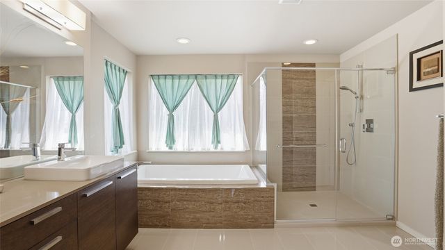 3709 NE 24th Street, Renton, WA 98056
