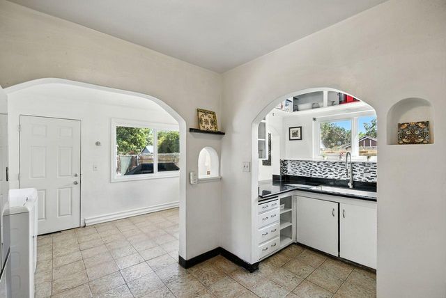 4037 42nd St, Sacramento, CA 95820