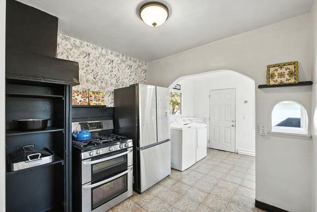 4037 42nd St, Sacramento, CA 95820