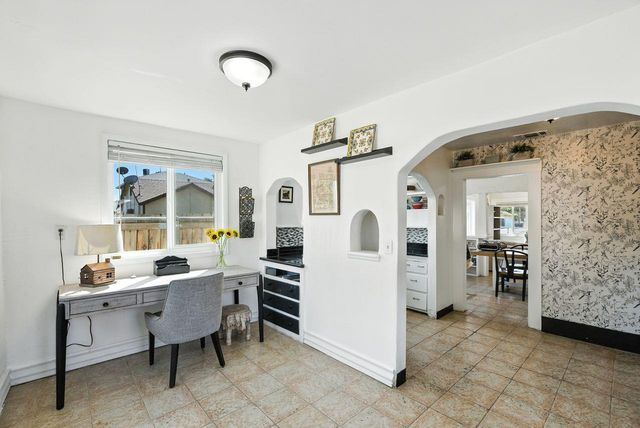 4037 42nd St, Sacramento, CA 95820