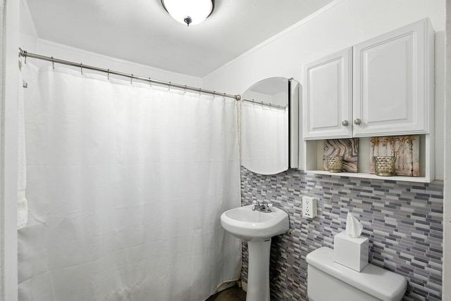 4037 42nd St, Sacramento, CA 95820