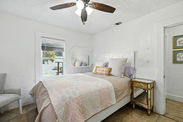 4037 42nd St, Sacramento, CA 95820