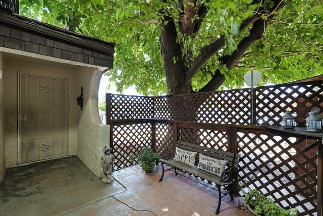 4037 42nd St, Sacramento, CA 95820