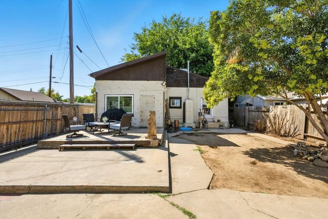 4037 42nd St, Sacramento, CA 95820