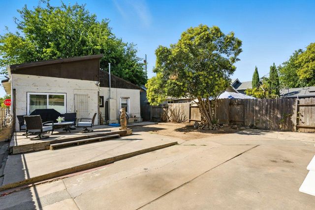 4037 42nd St, Sacramento, CA 95820