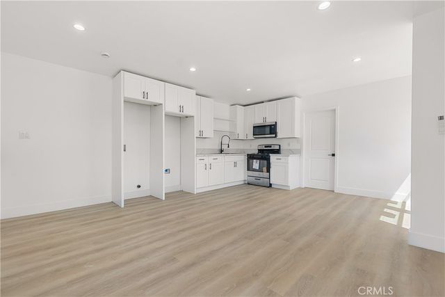 8921 Wadsworth, Los Angeles, CA 90002