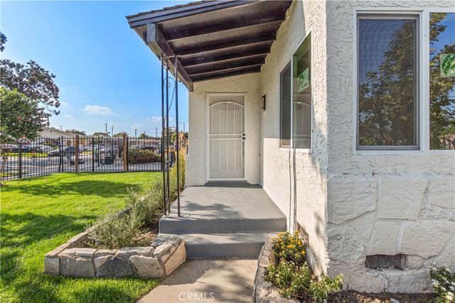 8921 Wadsworth, Los Angeles, CA 90002