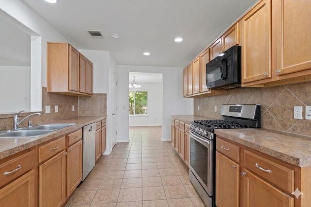 1121 Sweet Gum Dr, Kyle, TX 78640