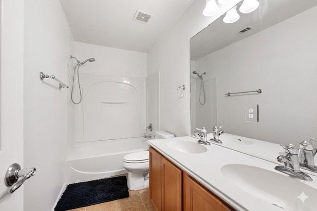 1121 Sweet Gum Dr, Kyle, TX 78640