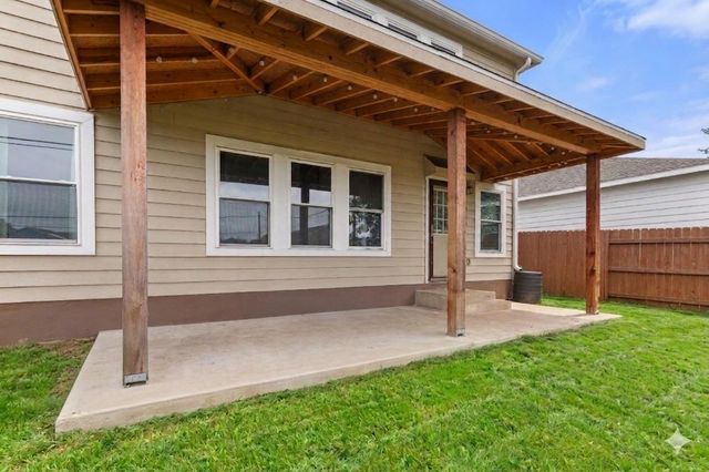 1121 Sweet Gum Dr, Kyle, TX 78640