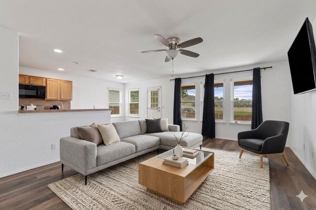 1121 Sweet Gum Dr, Kyle, TX 78640