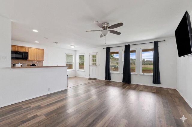 1121 Sweet Gum Dr, Kyle, TX 78640