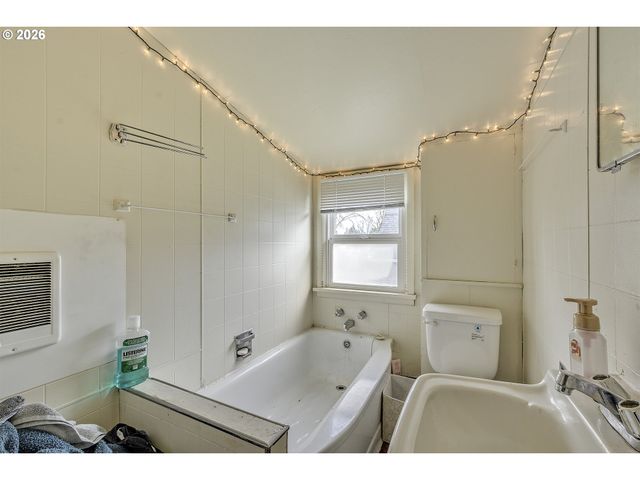 1701 ASH St, Forest Grove, OR 97116