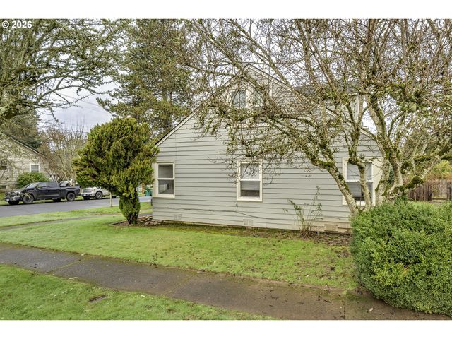 1701 ASH St, Forest Grove, OR 97116