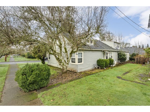 1701 ASH St, Forest Grove, OR 97116