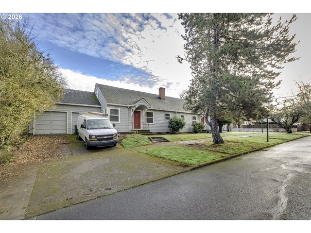 1701 ASH St, Forest Grove, OR 97116