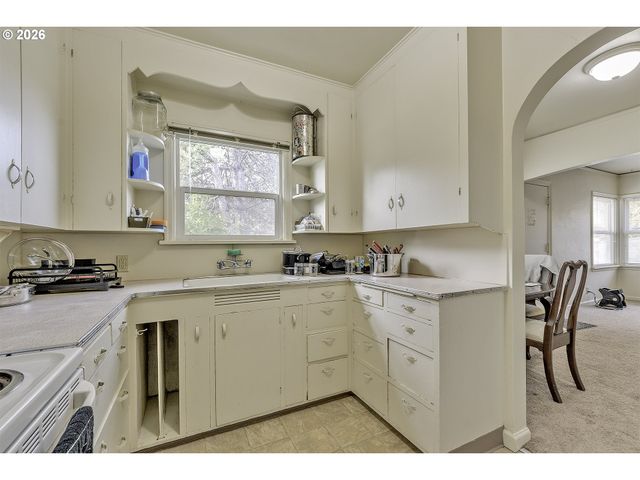 1701 ASH St, Forest Grove, OR 97116