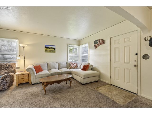 1701 ASH St, Forest Grove, OR 97116