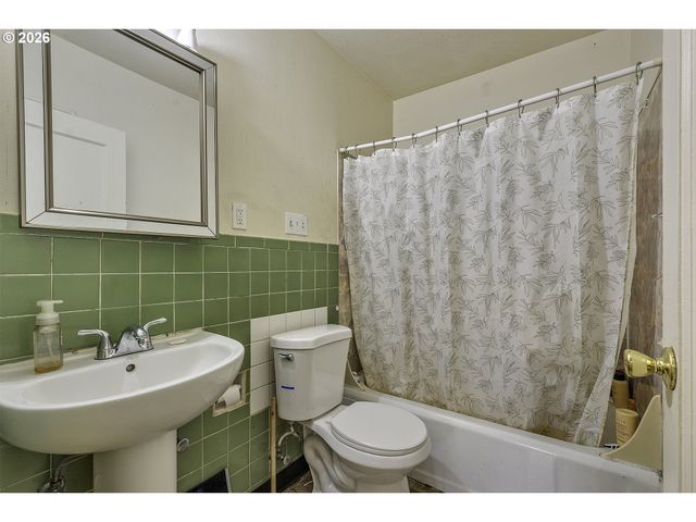 1701 ASH St, Forest Grove, OR 97116