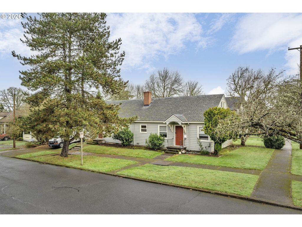 1701 ASH St, Forest Grove, OR 97116