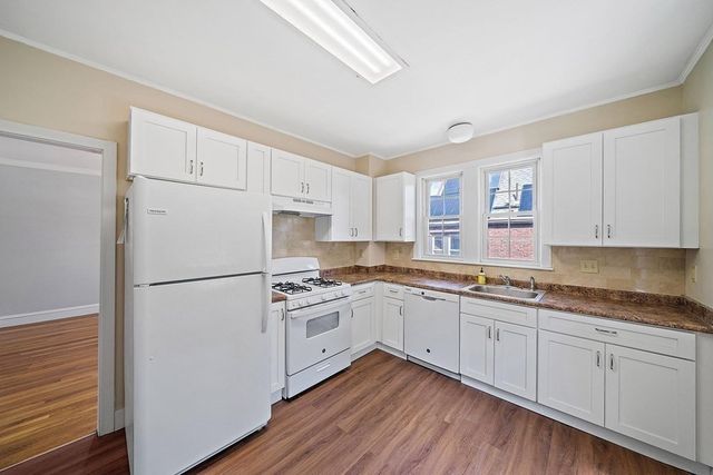 54 Crosby Rd 2, Newton, MA 02467