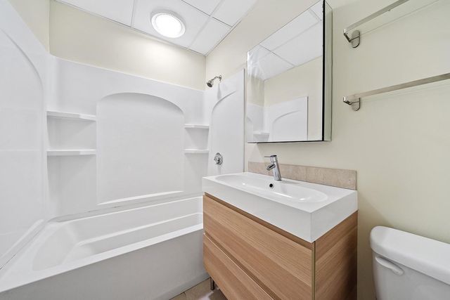 54 Crosby Rd 2, Newton, MA 02467