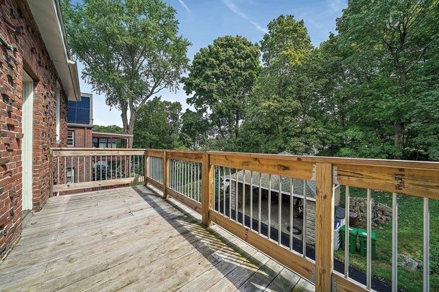 54 Crosby Rd 2, Newton, MA 02467