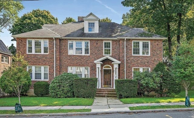 54 Crosby Rd 2, Newton, MA 02467