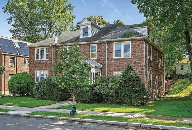 54 Crosby Rd 2, Newton, MA 02467