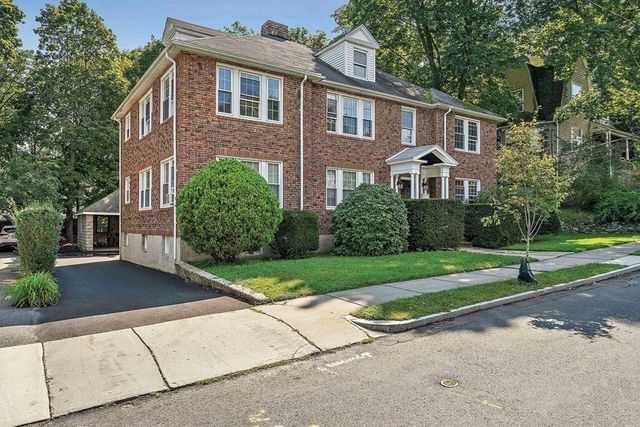 54 Crosby Rd 2, Newton, MA 02467